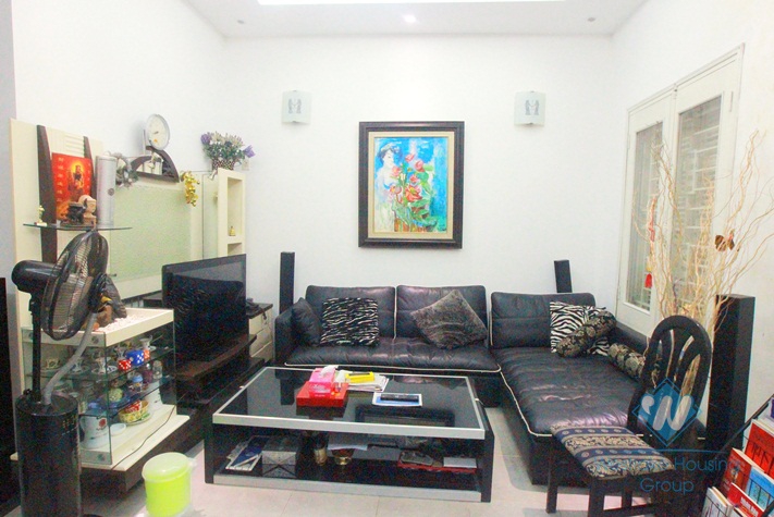 Quiet house with good quality for rent in Nghi Tam Street, Tay Ho, Hanoi